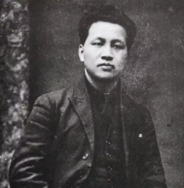 【HEF黨建小課堂100講】第九十一講：“十二時快到了，就要上殺場，不能再寫了……”(圖8)